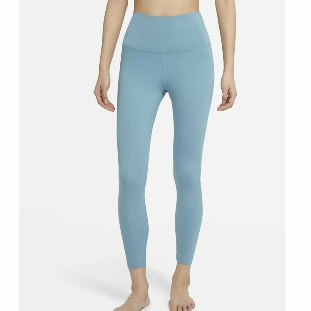 Nike Women's High-Waisted 7/8 Leggings Blue Move to Zero Yoga